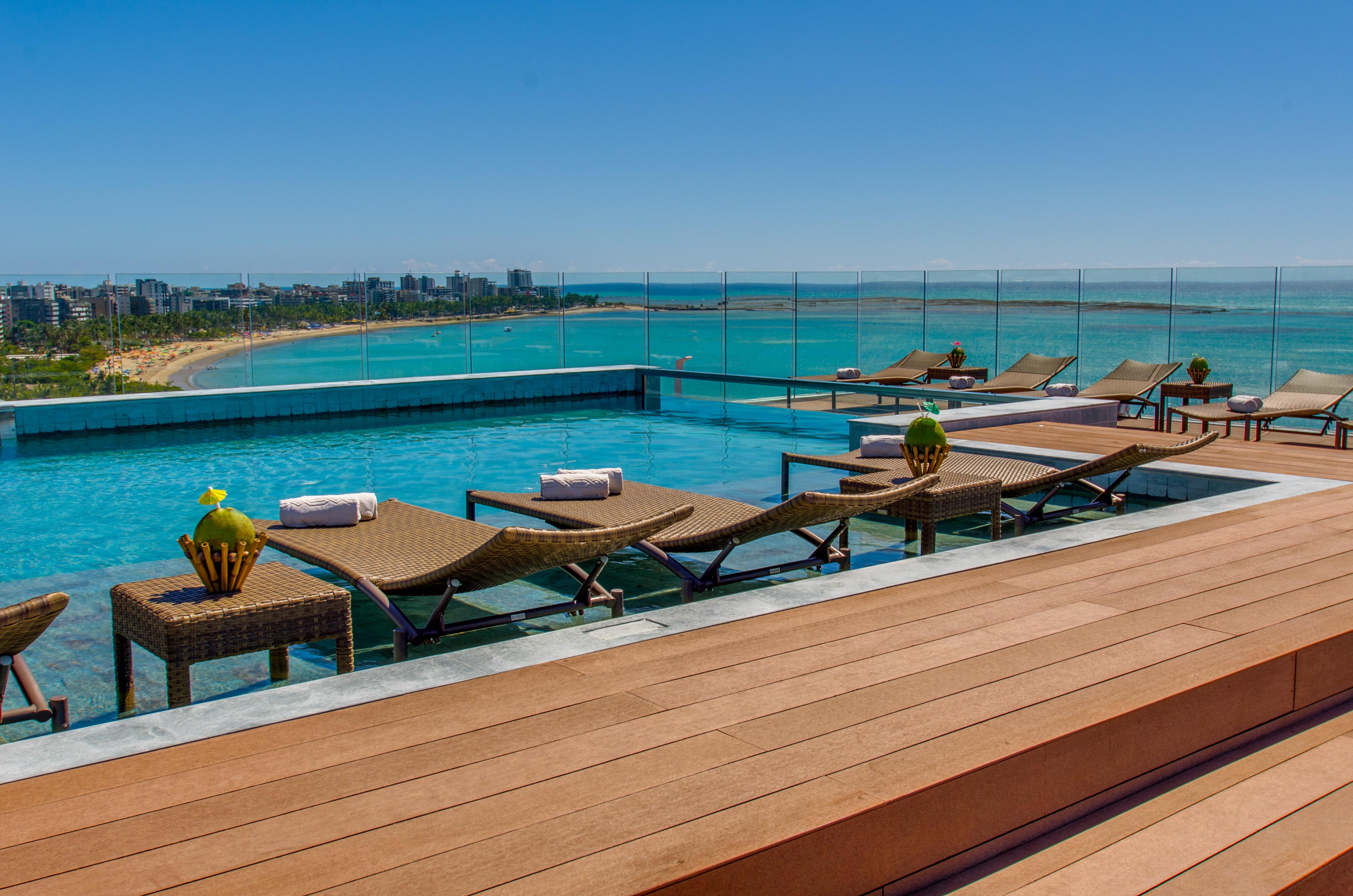 Meridiano Hotel Maceio  Ngoại thất bức ảnh The pool at the rooftop