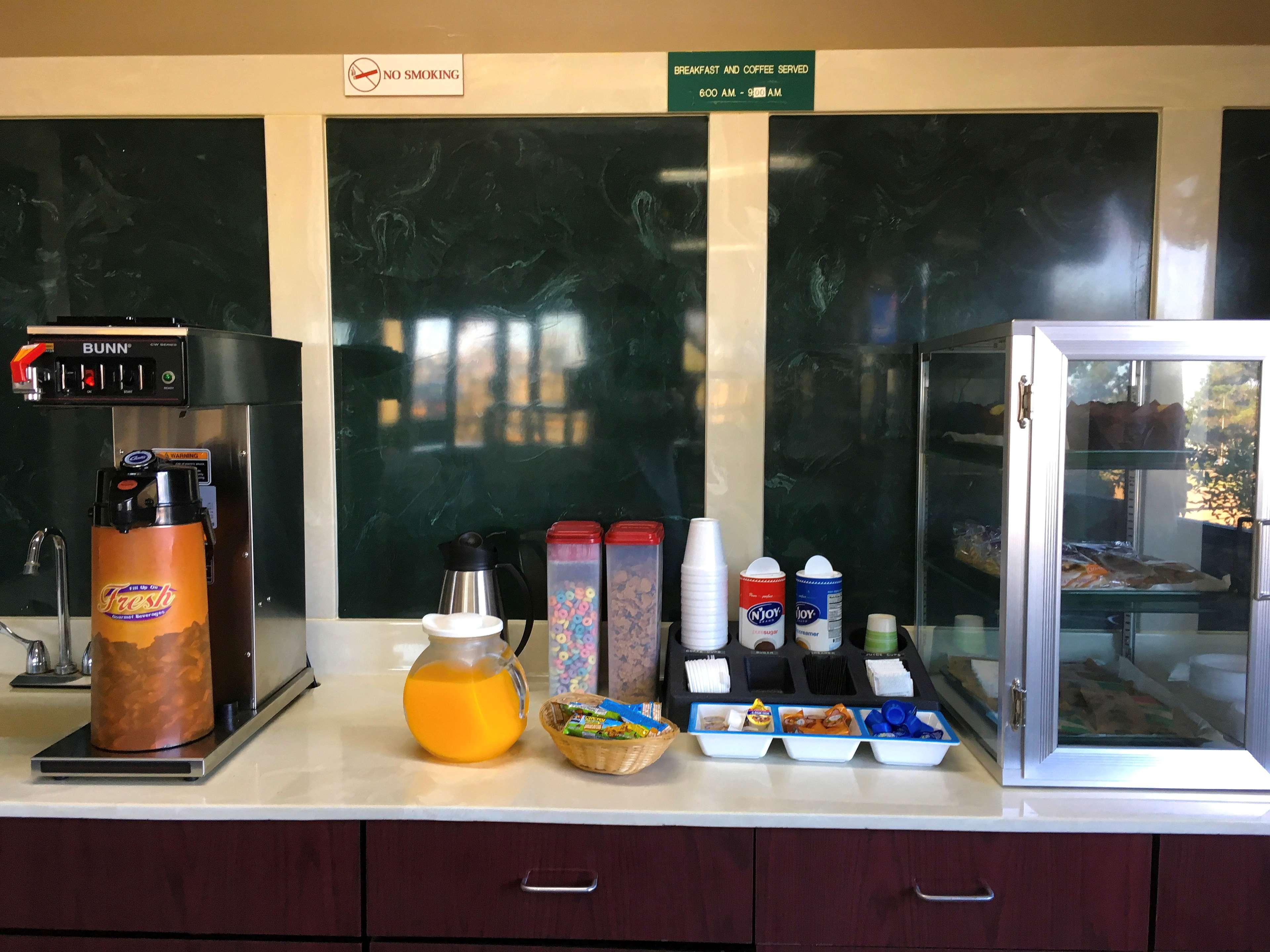 Meridiano Hotel Maceio  Ngoại thất bức ảnh A typical breakfast buffet at a hotel